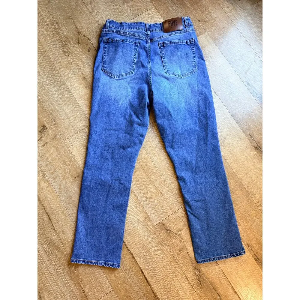 Frye excellent straight